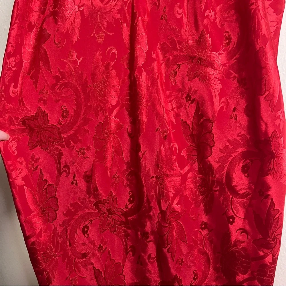 Red Floral Satin Chemise - Picture 4 of 7